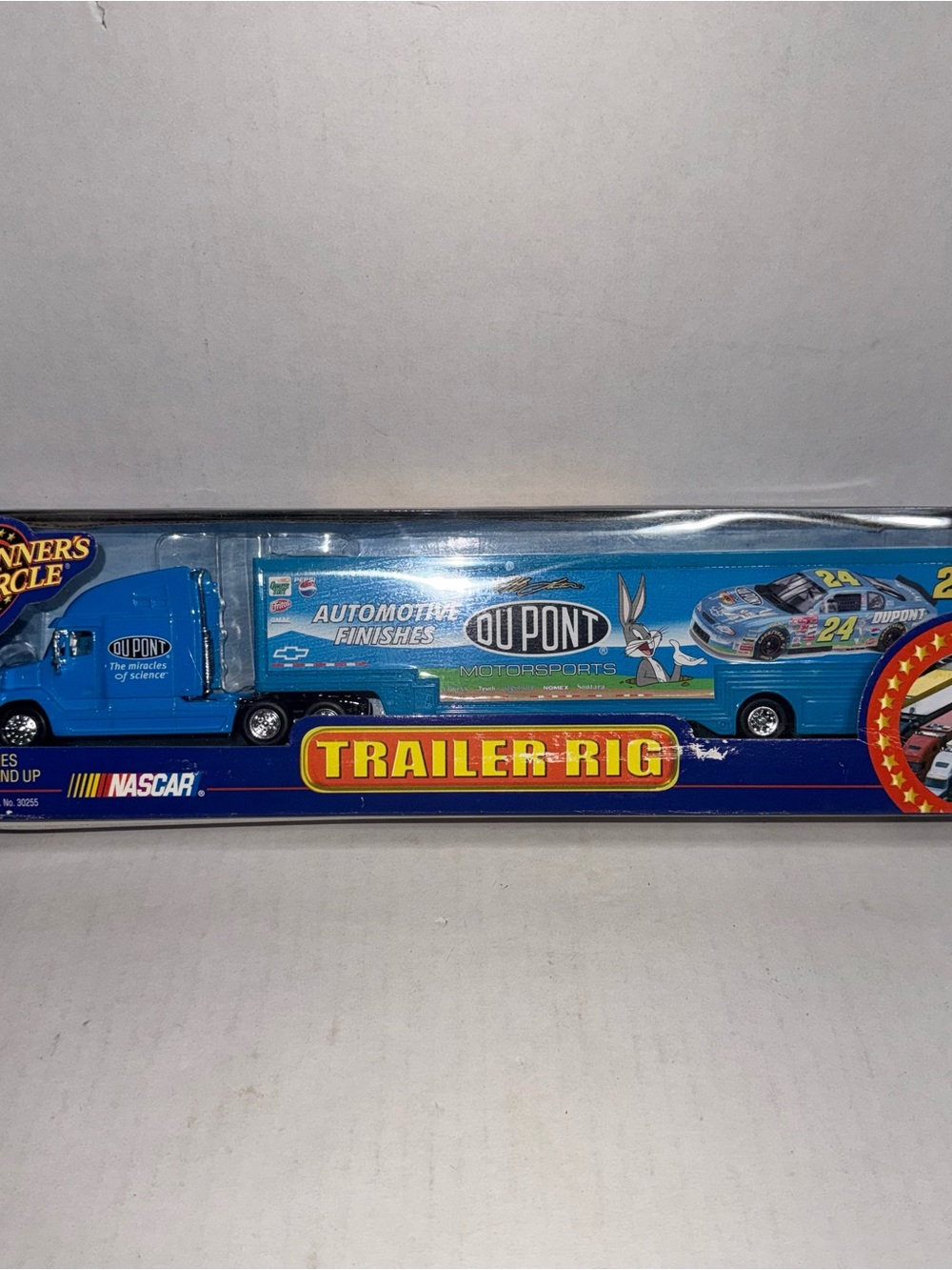 Winner’s Circle 2001 Jeff Gordon #24 DuPont / Bugs Bunny Looney Tunes Die-Cast
